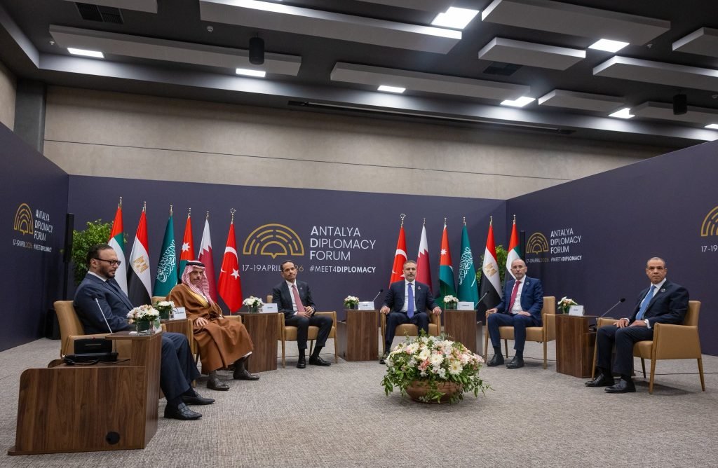 فيصل بن فرحان يشارك في الاجتماع الوزاري لمجموعة الثمانية