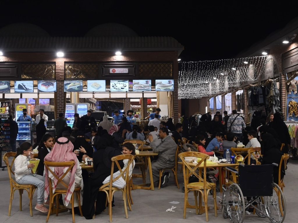 سكان المملكة ينفقون 12.3 مليار ريال خلال أسبوع