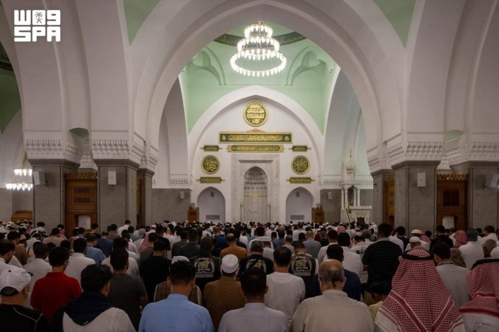 مسجد قباء يشهد توافد الحجاج خلال عشر ذي الحجة وسط منظومة خدمية متكاملة