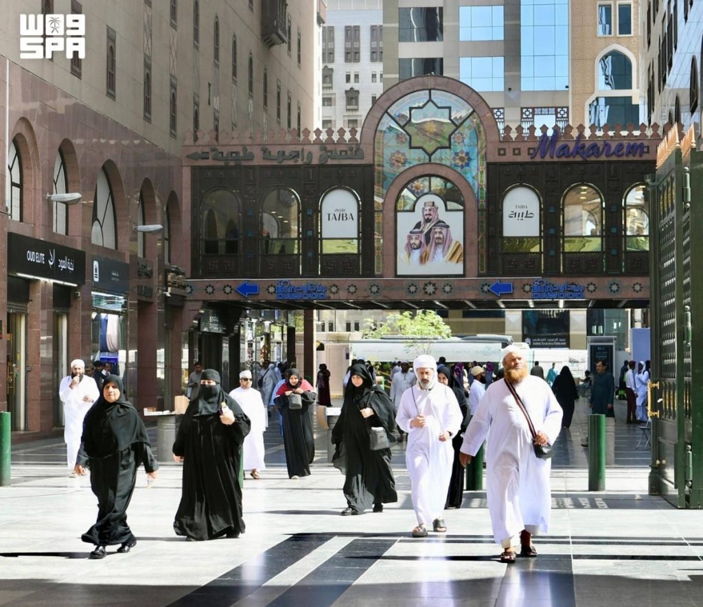 المدينة المنورة تودّع ضيوف الرحمن المتجهين إلى المشاعر المقدسة وتستقبل زوار الداخل