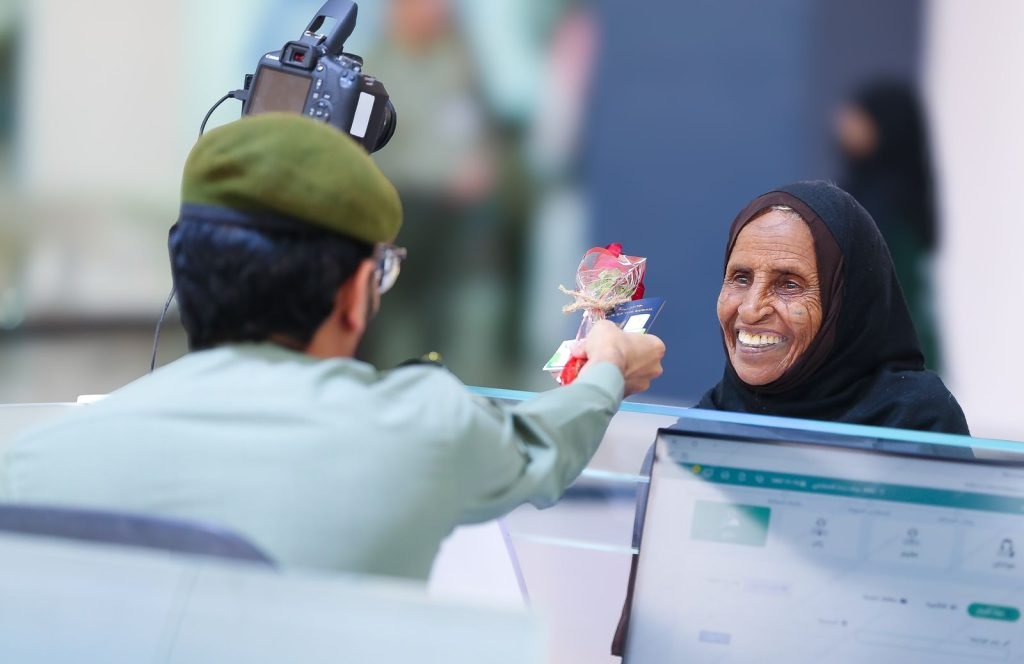 الجوازات تستقبل أولى رحلات حجاج السودان عبر ميناء جدة