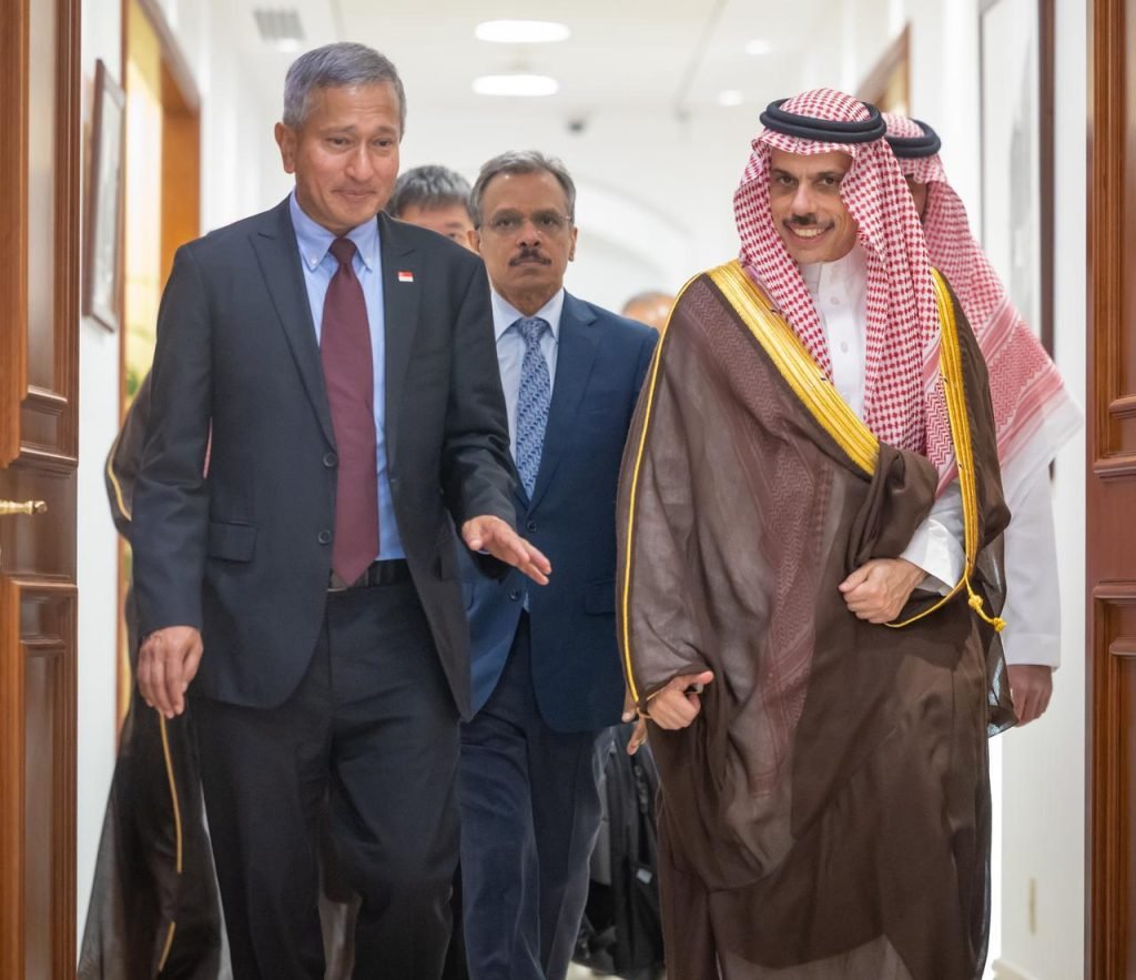 وزير الخارجية يستقبل وزير خارجية جمهورية سنغافورة