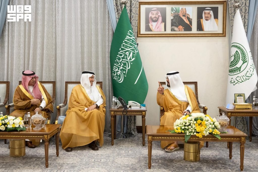 نائب أمير مكة يطّلع على منجزات منظومة النقل والخدمات اللوجستية في حج 1447هـ