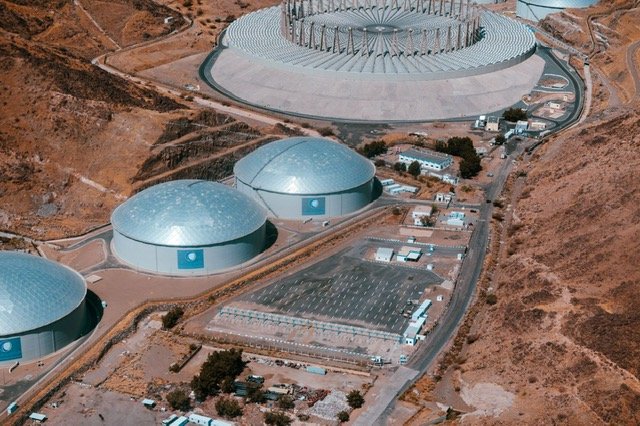 أكثر من 4900 فحص مخبري لضمان جودة المياه المقدمة في عرفات