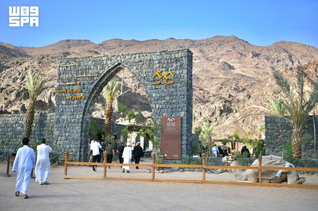 جبل أحد.. تاريخ يُروى وتجربة تُعاش في قلب المدينة المنورة