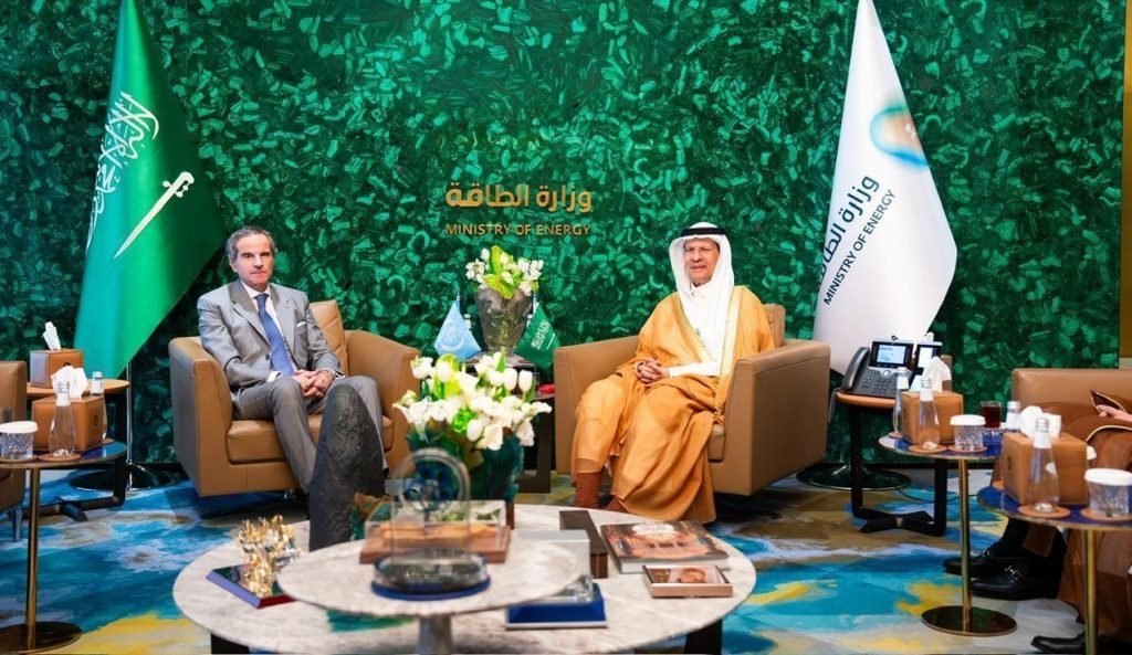 وزير الطاقة ومدير «الطاقة الذرية» يبحثان تقدم البرنامج النووي السعودي