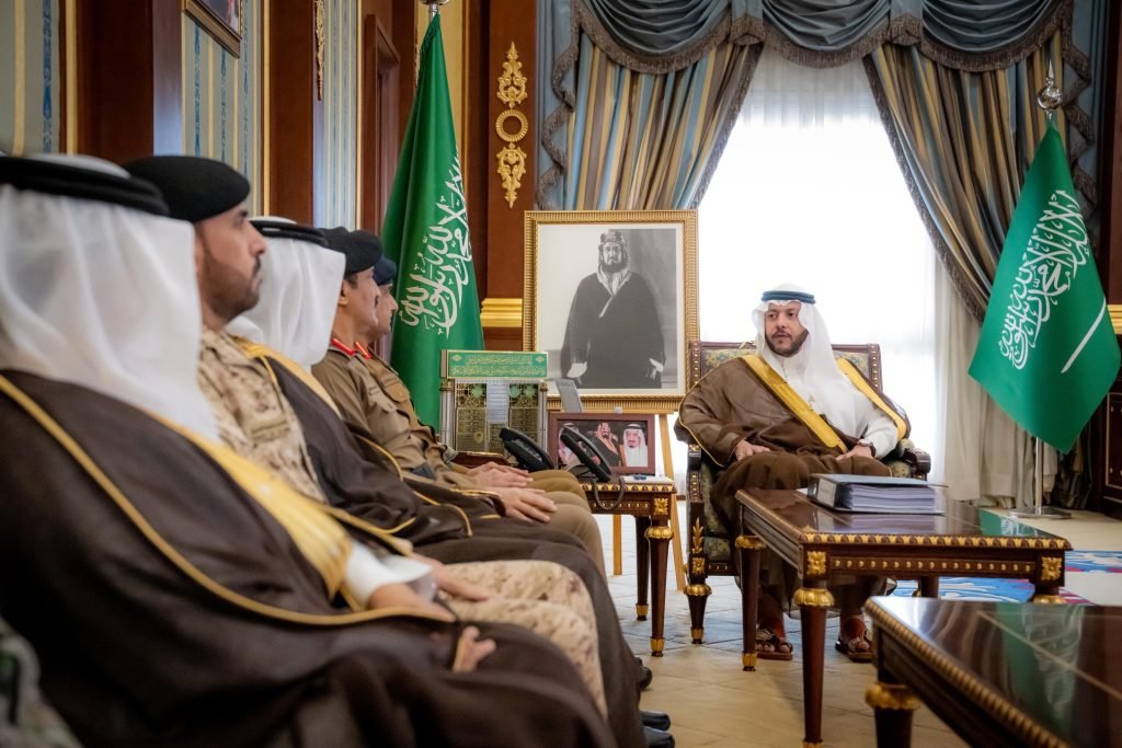 نائب أمير المدينة يطلع على الخطط الأمنية والتنظيمية لاستقبال الحجاج