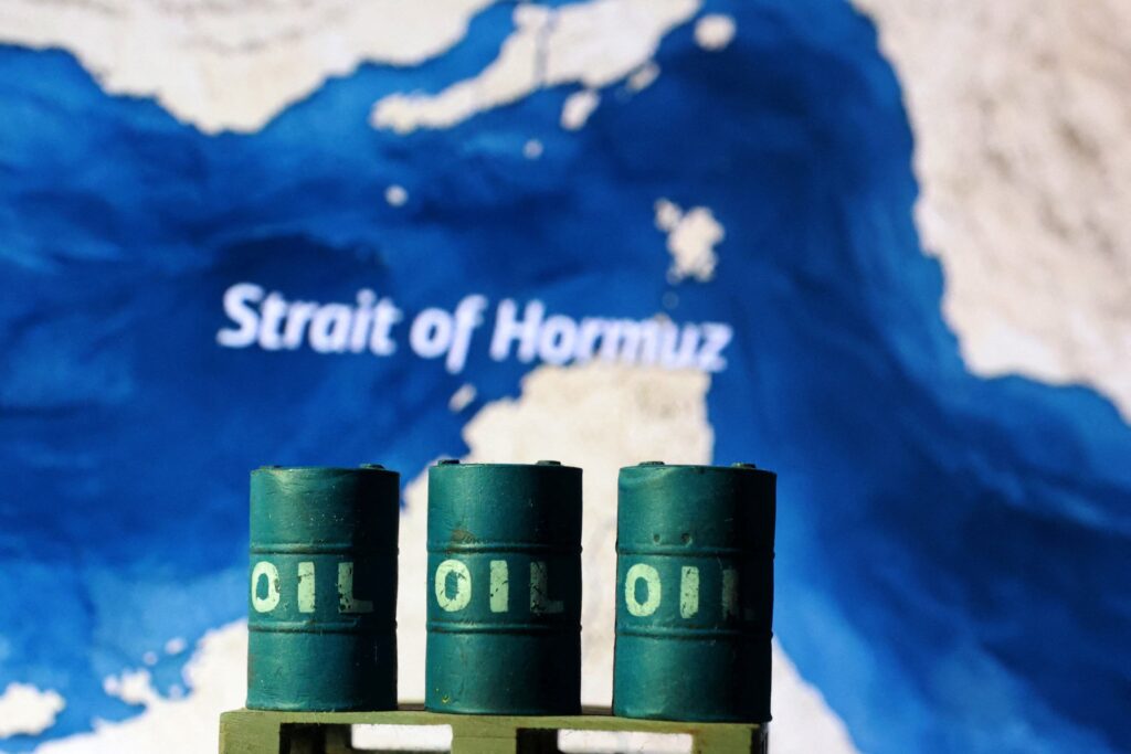 ارتفاع أسعار النفط بأكثر من 3% بعد إلغاء أميركا ترخيص بيع النفط الإيراني