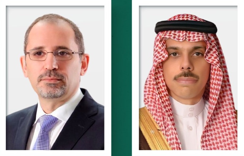 فيصل بن فرحان يبحث مع وزير خارجية الأردن مستجدات الأوضاع الإقليمية