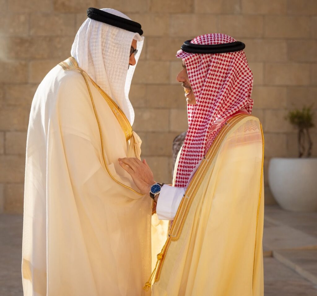 فيصل بن فرحان يستقبل وزير خارجية البحرين