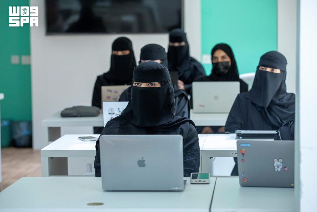 تمكين المرأة السعودية بالقطاع غير الربحي