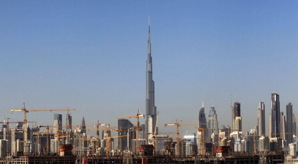 هل تصبح المنازل عالية الأداء معياراً في الإمارات؟