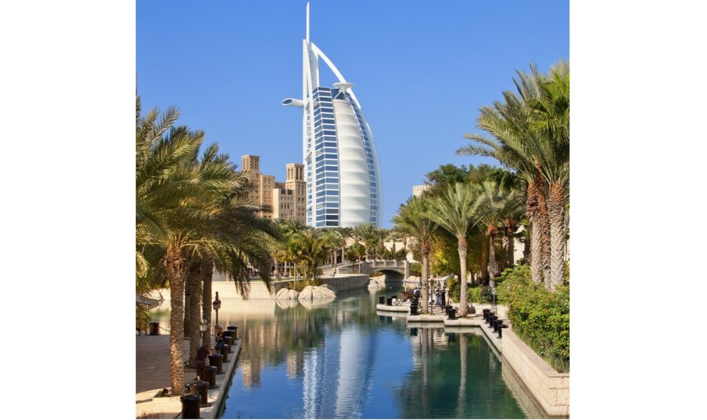 صيف الإمارات يضغط على عوائد الفنادق