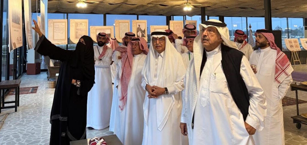 معرض مركز تاريخ الطائف الوثائقي للخيل يحظى بإشادات زواره