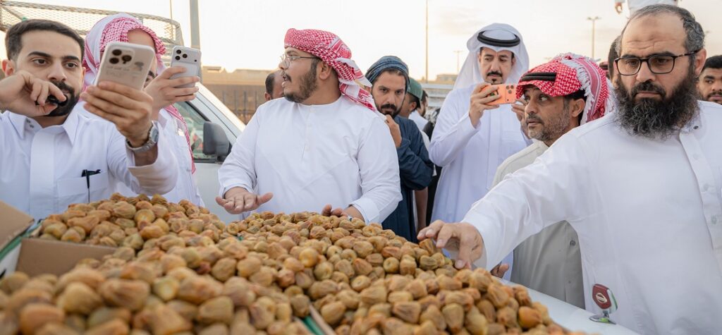 حراك اقتصادي واسع يعزز مكانة “كرنفال بريدة للتمور”