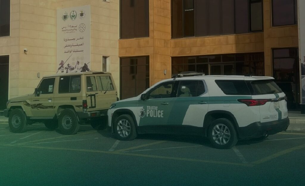 مرور القصيم : ضبط قائد مركبة ظهر في محتوى مرئي يقود مركبته دون لوحات