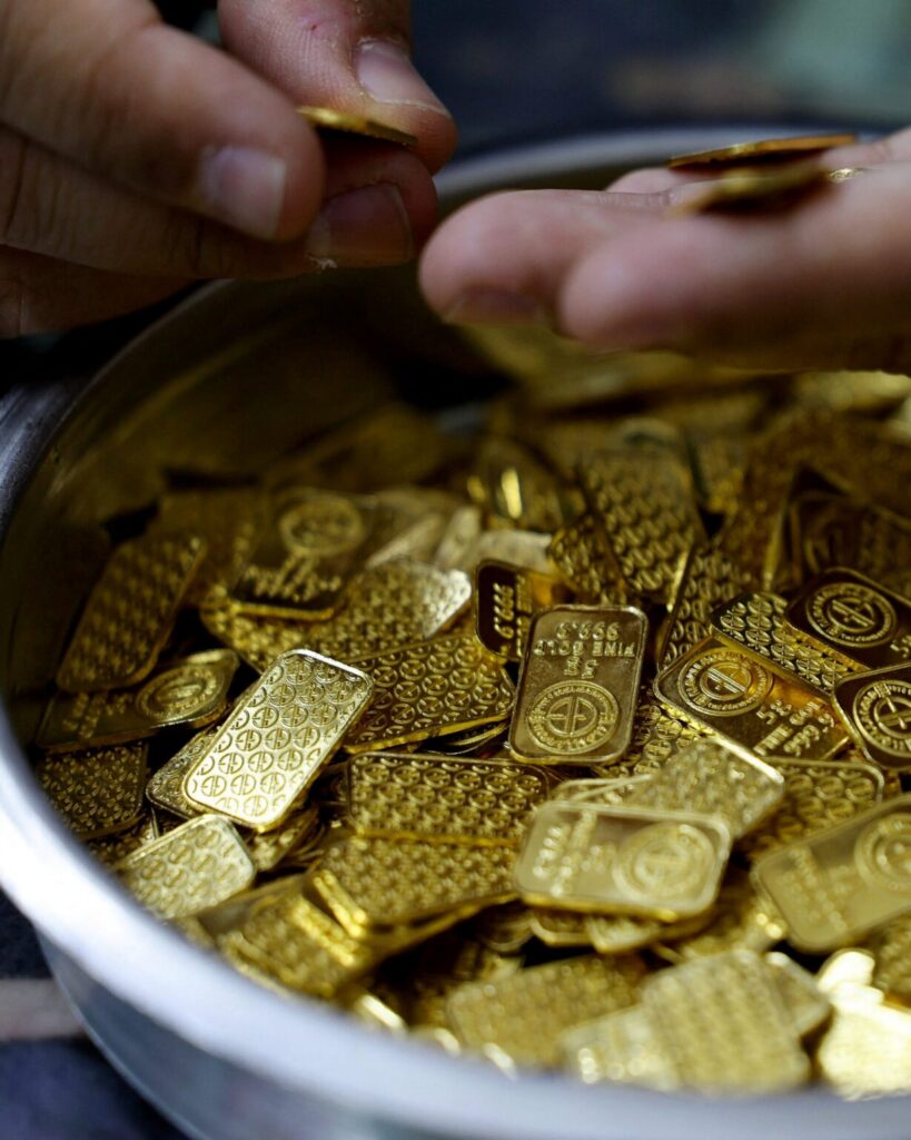 الذهب يقفز بأكثر من 3%