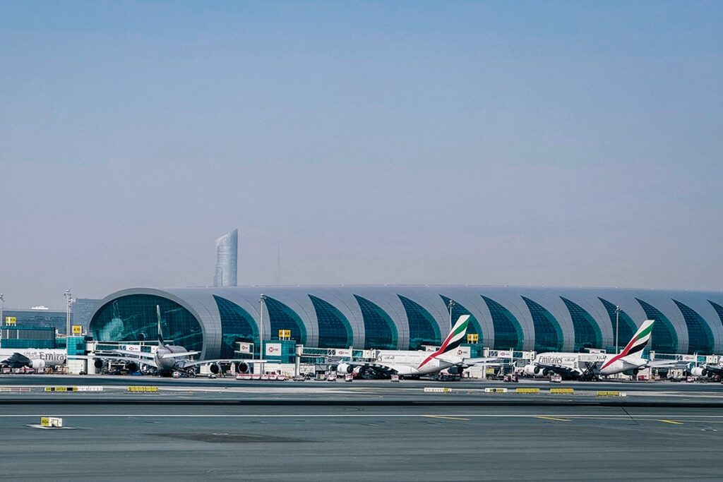 مطار دبي يتحول إلى مسار للمشي كل جمعة في أغسطس