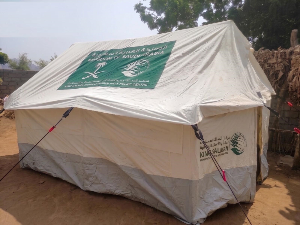 مساعدات إيوائية لـ 139 فردًا في مديرية الوادي بمأرب