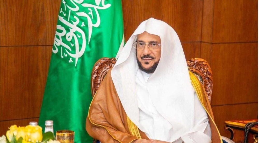 “آل الشيخ” لا نامت أعين الجبناء وخشاش الأرض الذين يحاولون النيل من الكبار