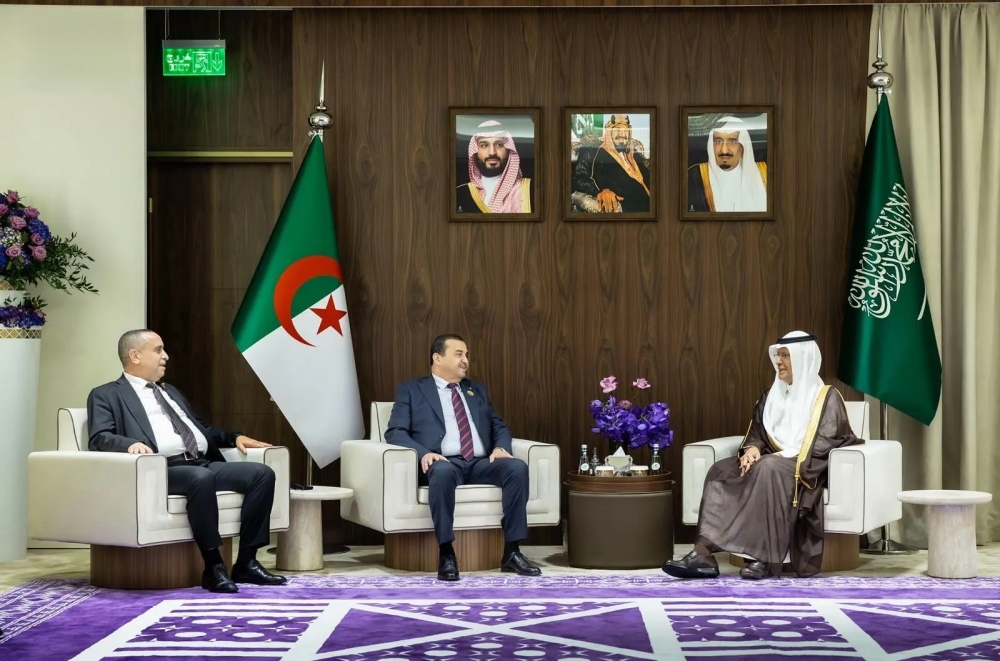 وزير الطاقة يبحث آفاق التعاون مع عدد من وزراء الدول الصديقة